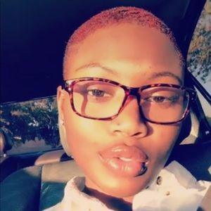 Meet your Posher, Correna